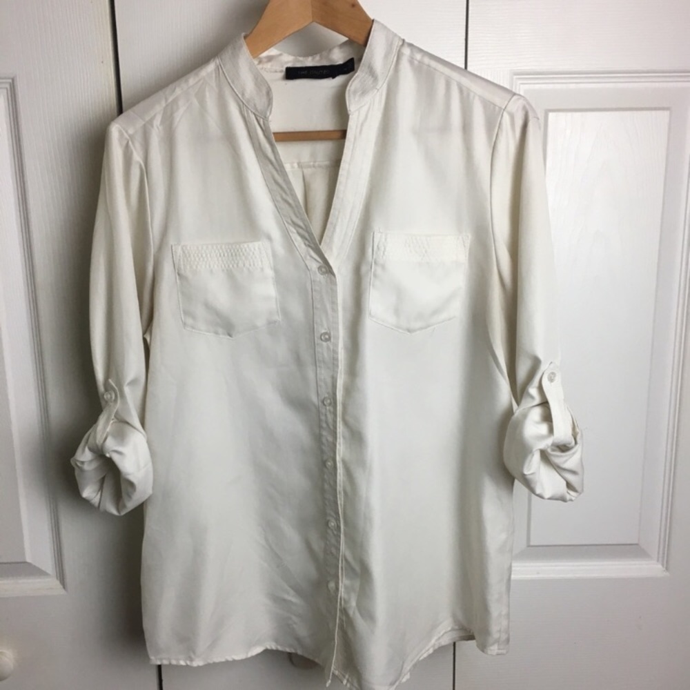 The Limited 3/4 roll-tan sleeve button up size M